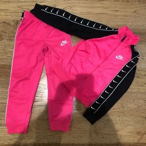 Little Girls 5-6 Year Old Nike Sweatsuit